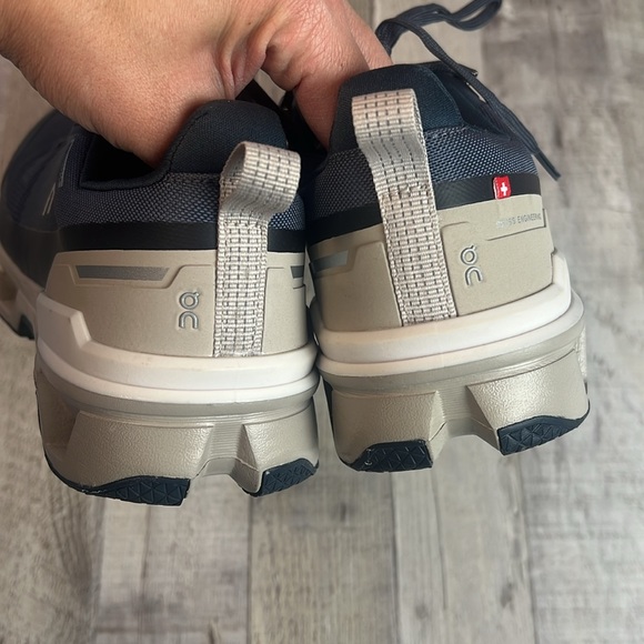 On Cloud Cloudwander Waterproof Hiking Shoe - Picture 7 of 9